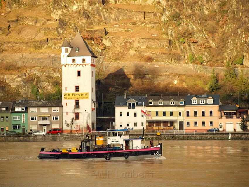 Schiff gesunken St Goarhausen Loreley P240.jpg